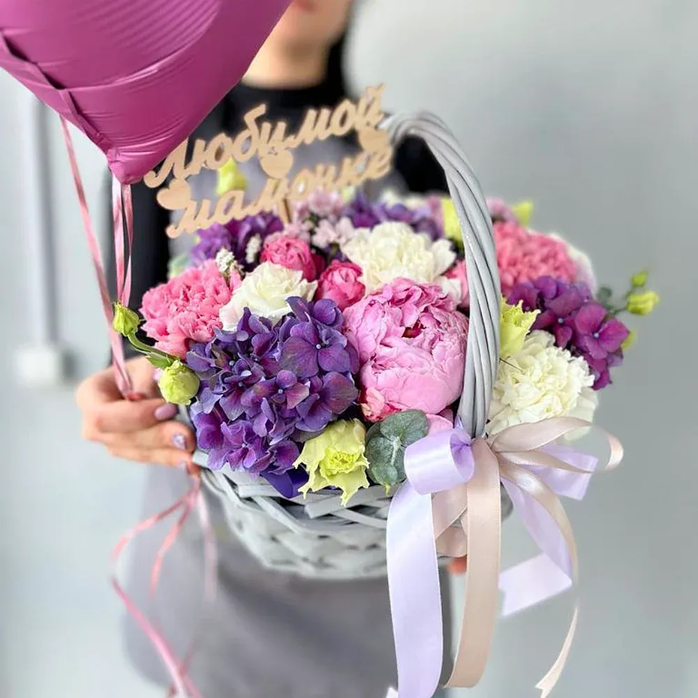 Корзины с пионами